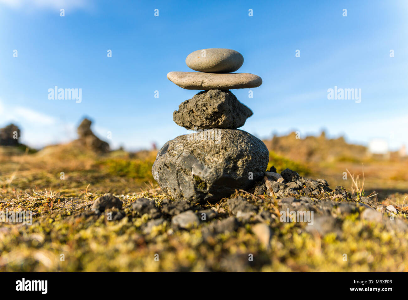 Laufscalavarda, eine Lava ridge, von Stein Cairns - South Island umgeben Stockfoto