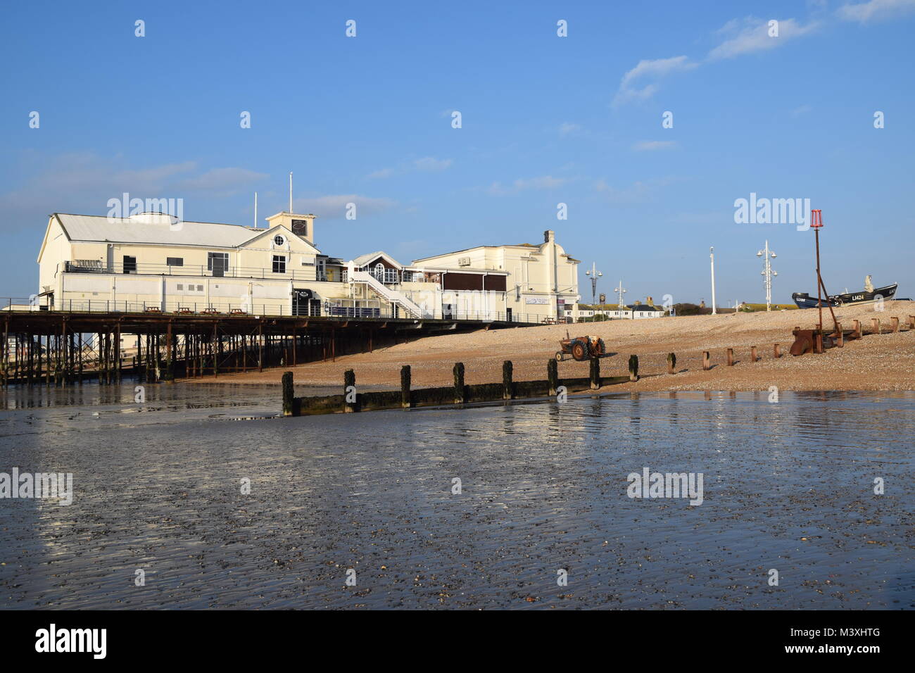 PIER in Bognor Regis, Großbritannien, BEI SEHR NIEDRIGEN TIDE Februar 6th, 2018 Stockfoto