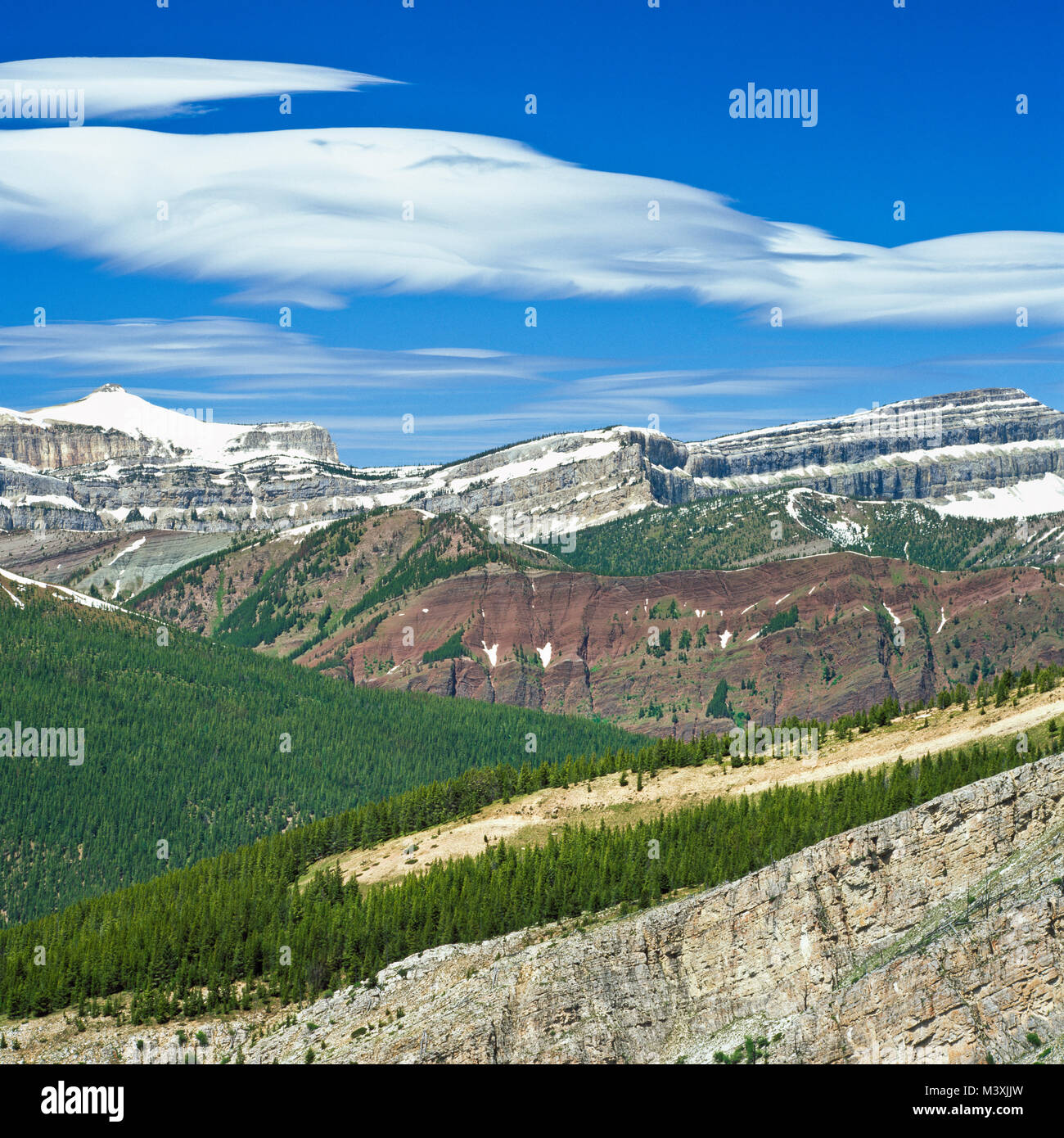 Chinesische Mauer unter Sphinx peak in der Bob Marshall Wilderness, Montana Stockfoto