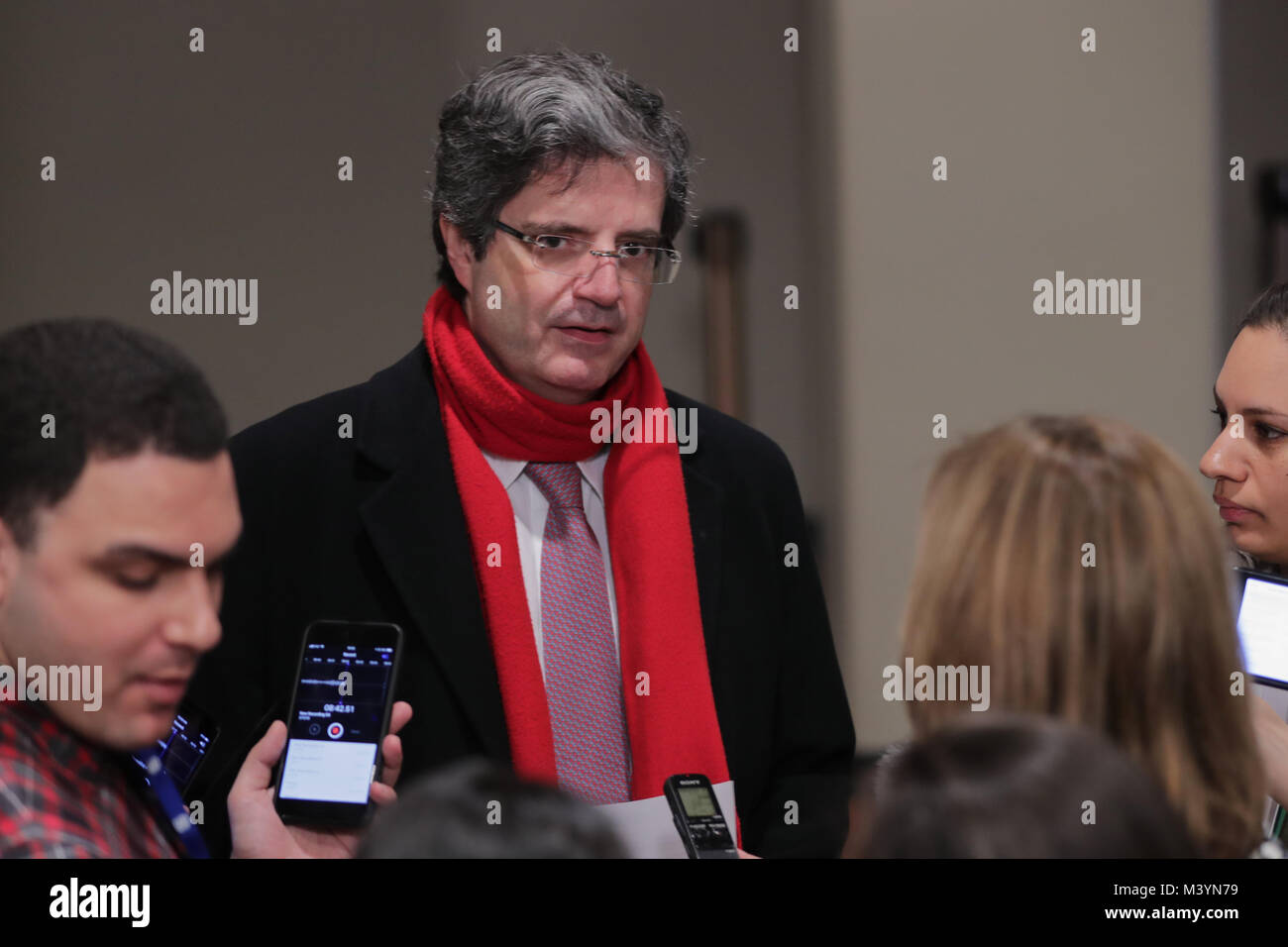 New York, NY, USA. 13 Feb, 2018. Vereinten Nationen, New York, USA, 13. Februar 2018 - Die AMB. Francois Delattre von Frankreich während einer Tagung des Sicherheitsrates über die Lage in Myanmar heute am Hauptsitz der Vereinten Nationen in New York. Foto: Luiz Rampelotto/EuropaNewswire Credit: Luiz Rampelotto/ZUMA Draht/Alamy leben Nachrichten Stockfoto