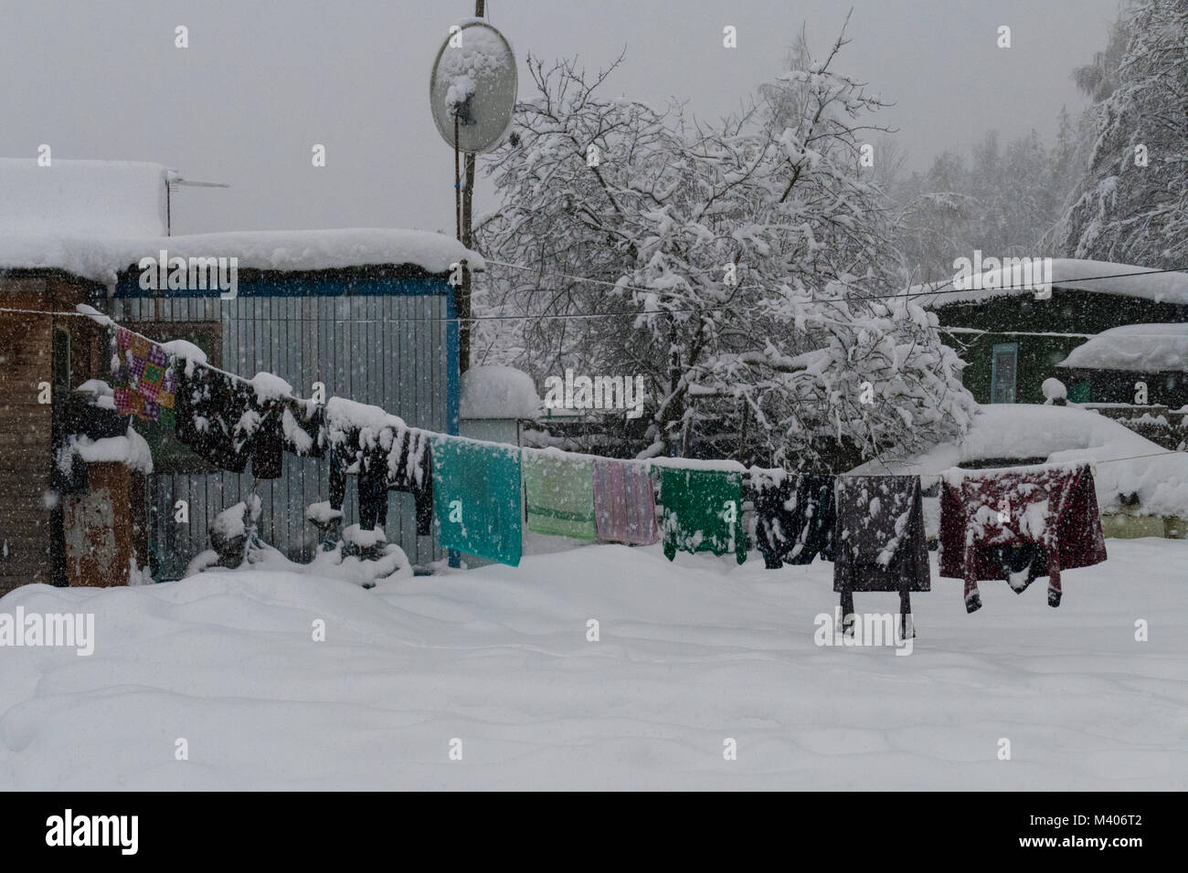 Dorf im Winter mit Schnee Stockfoto