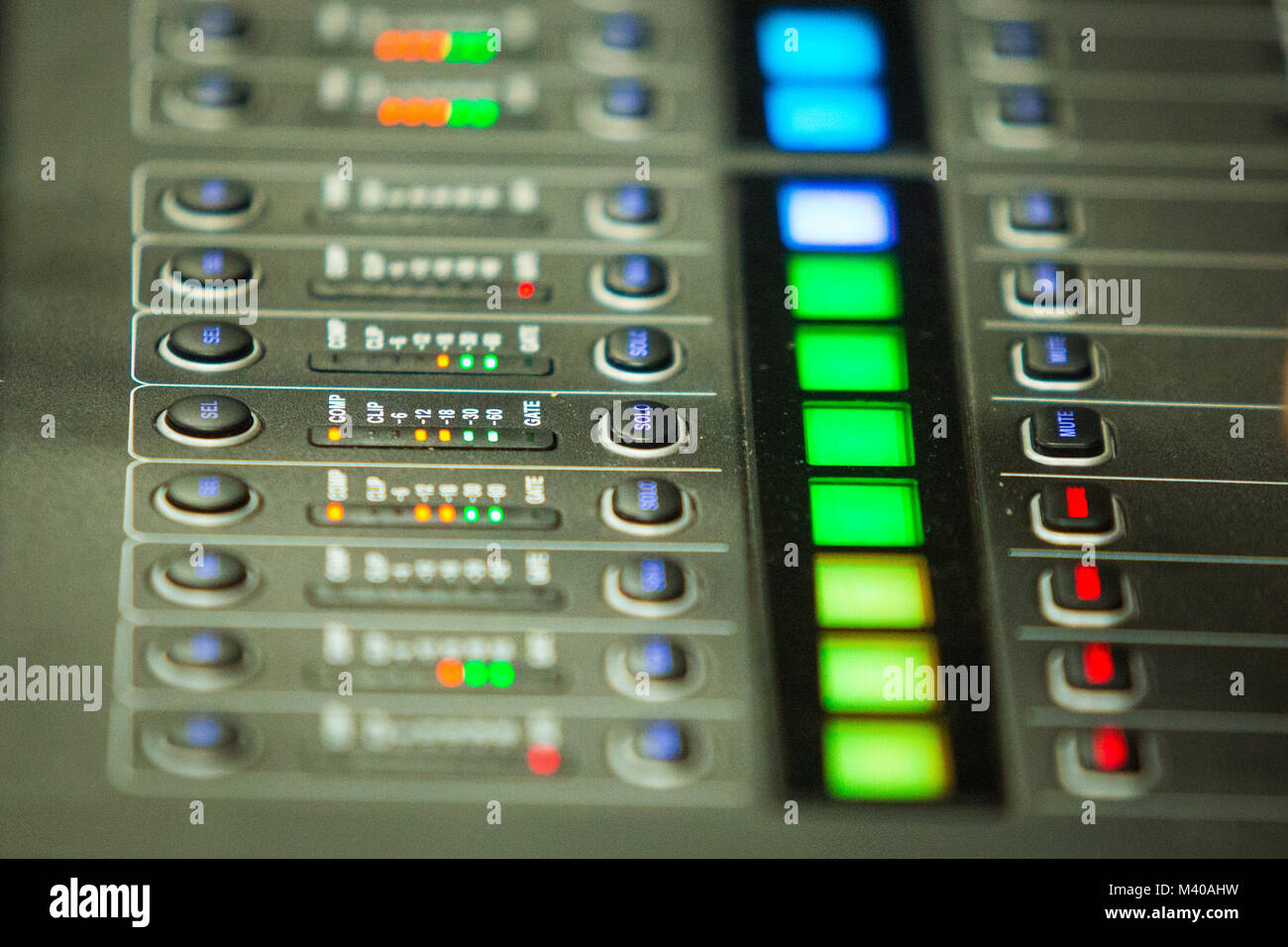 Sound Mixer control board mit Lautstärkeregler Stockfoto