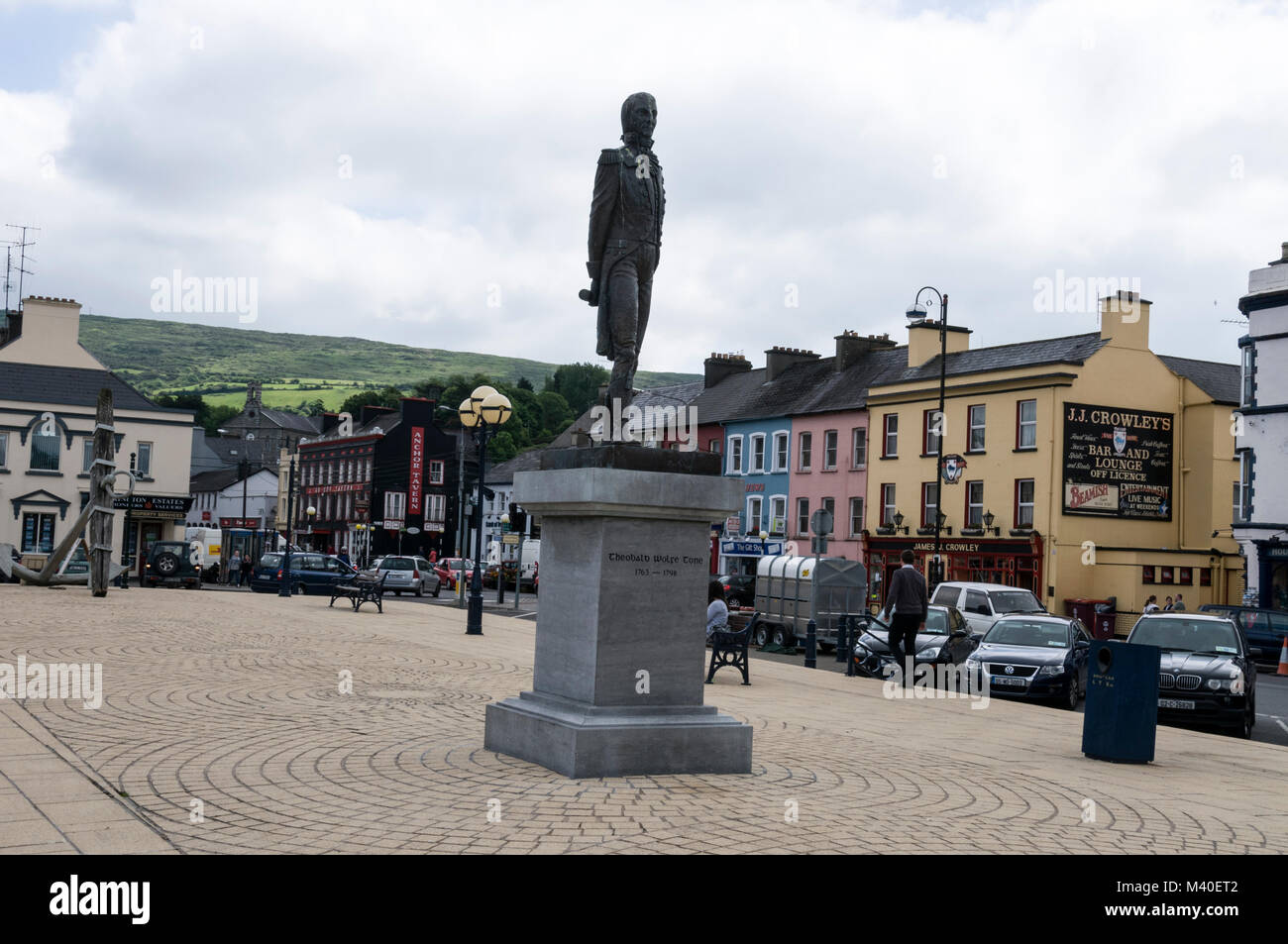 Statue von Theobald Wolfe Tone. 1763-1798. Er war eine irische revolutionäre Figur und seine Statue steht am WolfeTone Square in Bantry in County Cork Stockfoto