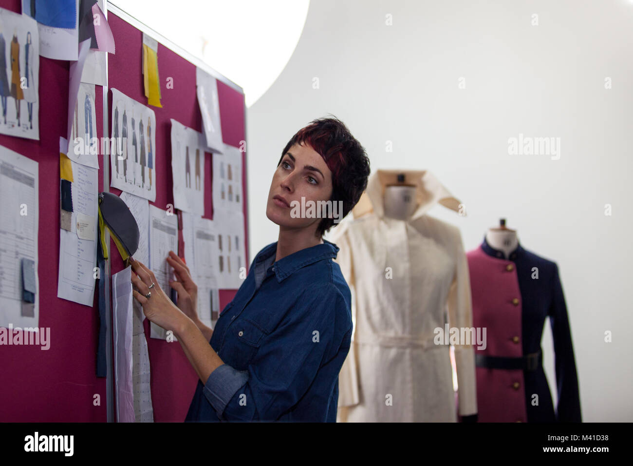 Fashion Designer mit Ideen Stockfoto