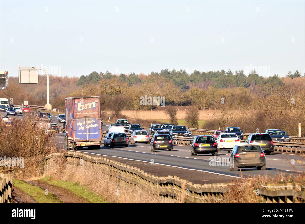 M40 Autobahn in Oxfordshire zwischen Banbury und Bicester, Großbritannien Stockfoto
