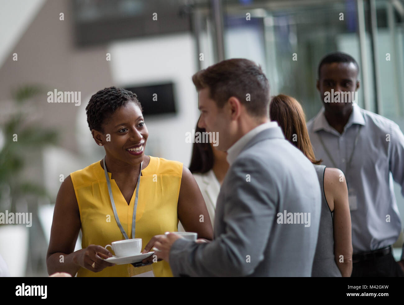 Führungskräfte treffen an einem Networking Event Stockfoto