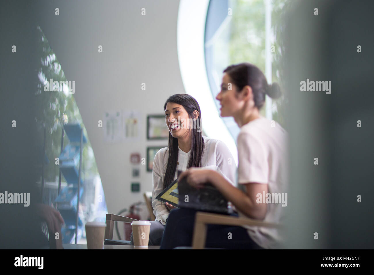 Unternehmerinnen in einer Besprechung Stockfoto