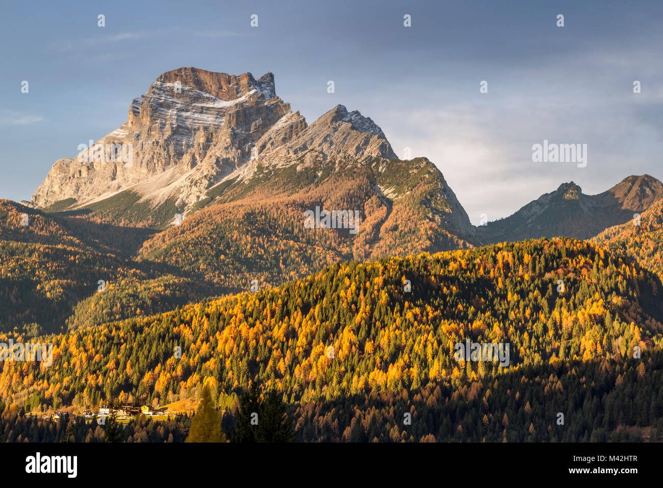 Blick auf Monte Pelmo im Herbst Saison Berg, S. Vito di Cadore Belluno Bezirk, Venetien, Italien, Europa Stockfoto