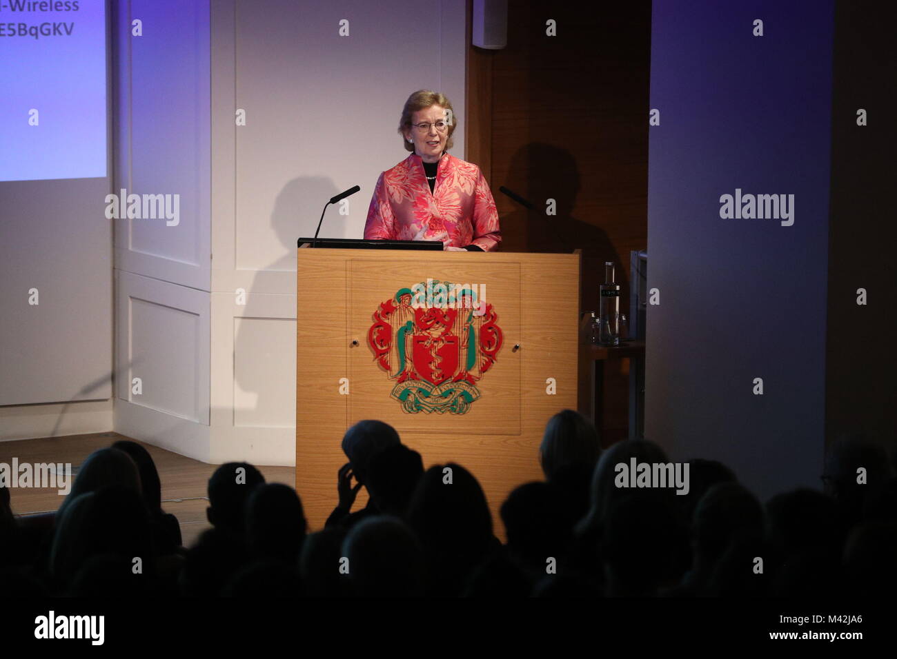 Mary Robinson, ehemalige UN-Hochkommissarin für Menschenrechte und ehemalige irische Präsidentin, spricht auf einer Veranstaltung der London Irish Business Gesellschaft in London organisiert, auf Brexit, Klimawandel und den Stand der Politik in Nordirland. Stockfoto