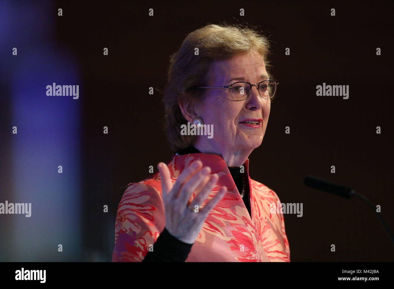 Mary Robinson, ehemalige UN-Hochkommissarin für Menschenrechte und ehemalige irische Präsidentin, spricht auf einer Veranstaltung der London Irish Business Gesellschaft in London organisiert, auf Brexit, Klimawandel und den Stand der Politik in Nordirland. Stockfoto