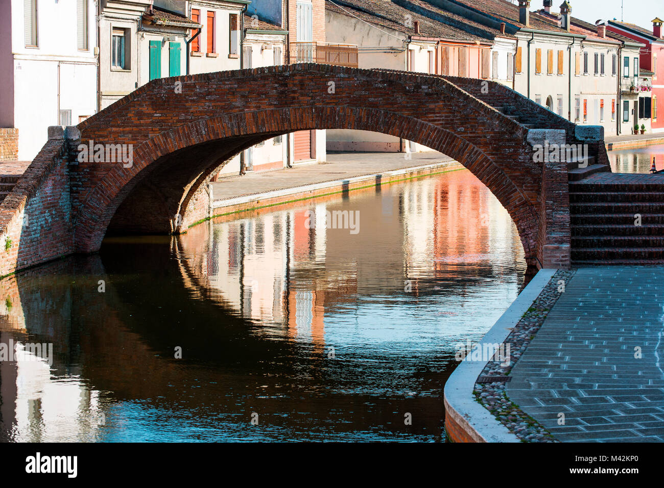 Comacchio, Ferrara, Emilia Romagna, Italien, Europa. Fußgängerbrücke. Stockfoto