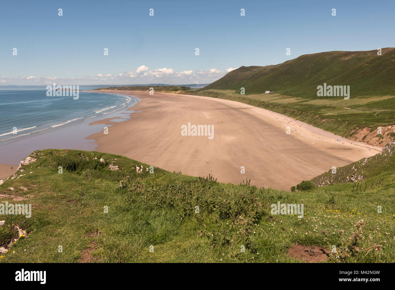 Ein schöner Tag mit Blick auf Rhossili Bay Schuß an Rhossili, Gower Peninsula, South Wales, Großbritannien Stockfoto