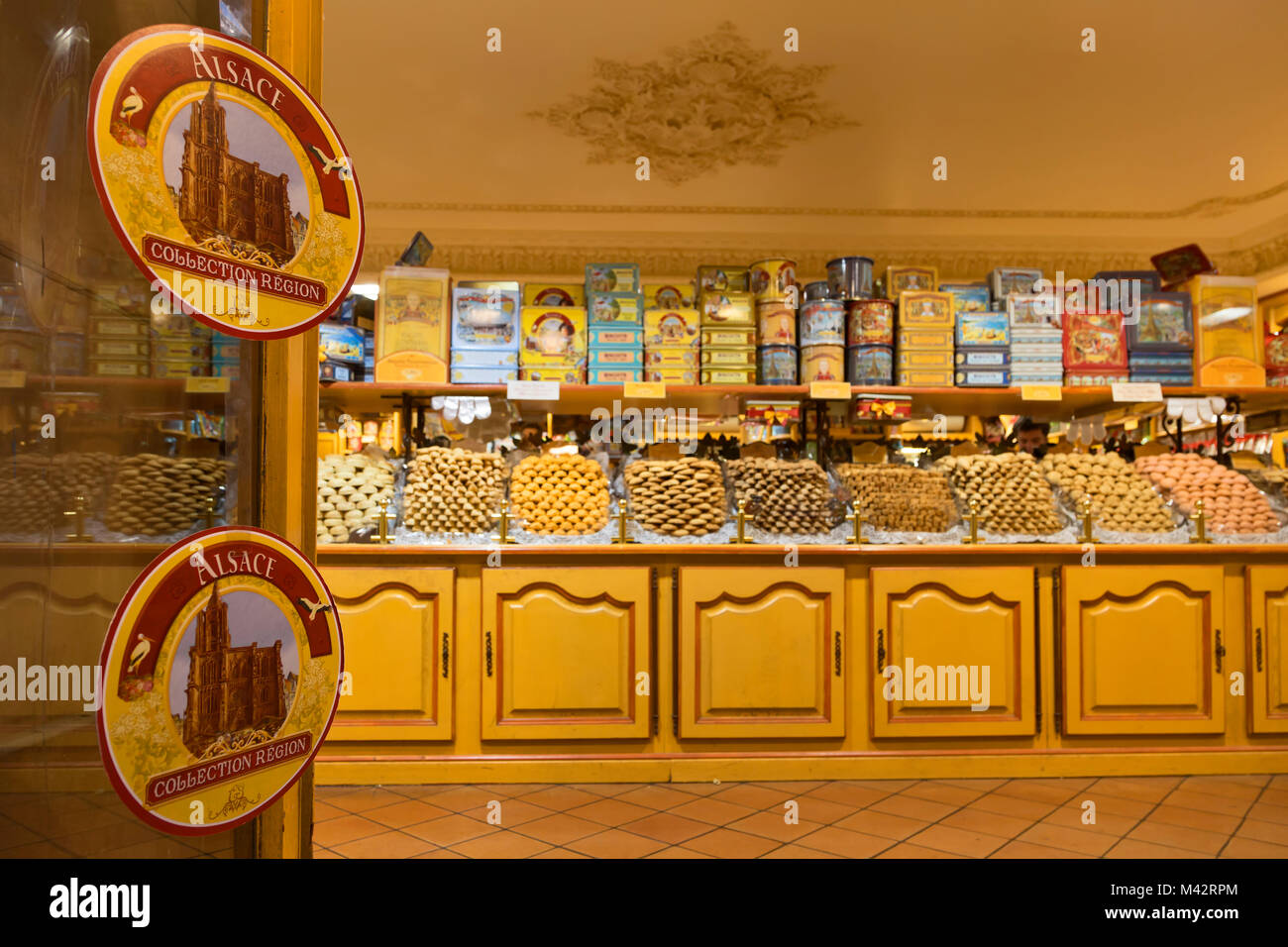 Straßburg, Elsass, Frankreich. Typische shop Kekse Stockfoto