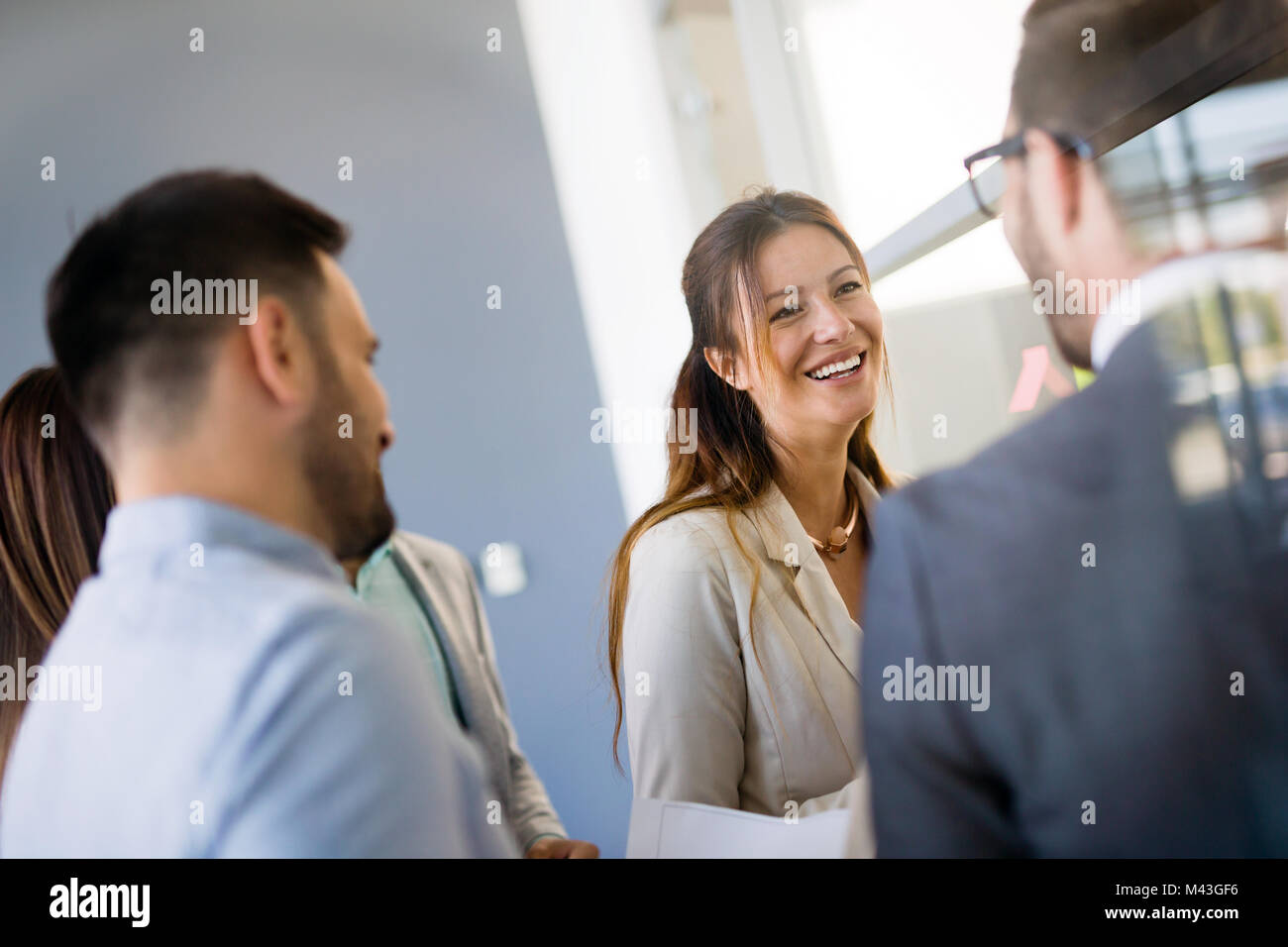 Bild von Geschäft Leute diskutieren in Ihrem Unternehmen Stockfoto