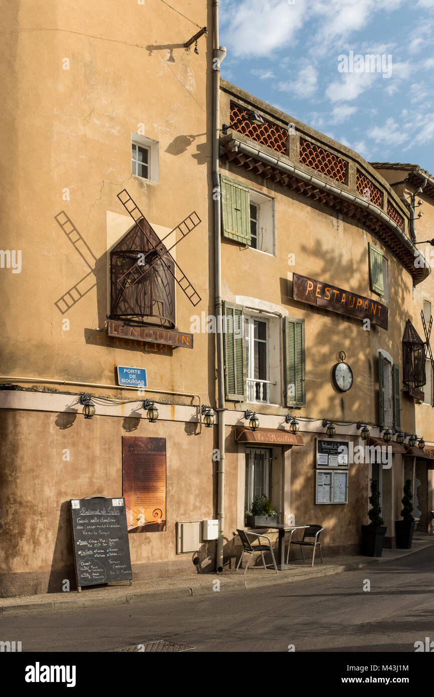 Restaurant Le Moulin, L'Isle sur la Sorgue, Vaucluse, Provence-Alpes-Côte d'Azur, Frankreich Stockfoto