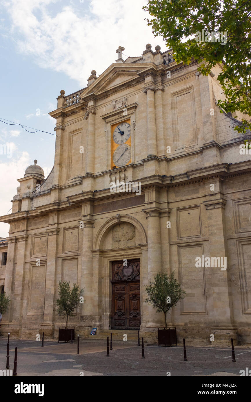 La Collégiale Notre Dame des Anges, Katholische Kirche in L'Isle sur la Sorgue, Vaucluse, Provence-Alpes-Côte d'Azur, Frankreich Stockfoto