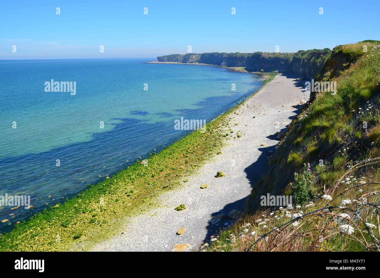 Blick von oben auf den Klippen mit Blick auf Omaha Beach, Normandie, Frankreich Die Website der D-day Landungen im zweiten Weltkrieg 2. Stockfoto