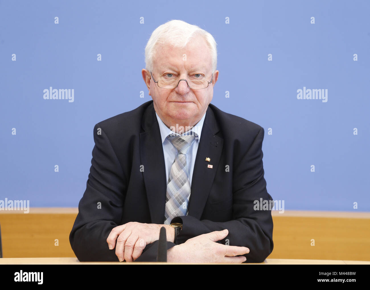 Haus der Deutschen Pressekonferenz mit dem Deutschen Roten Kreuz. Stockfoto