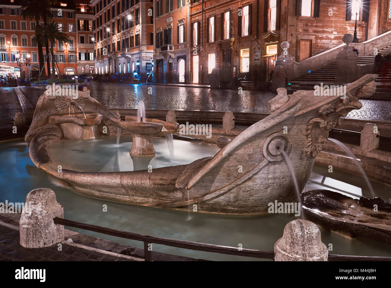 Rom, Fontana della Barcaccia in Piazza di Spagna bei Nacht Stockfoto