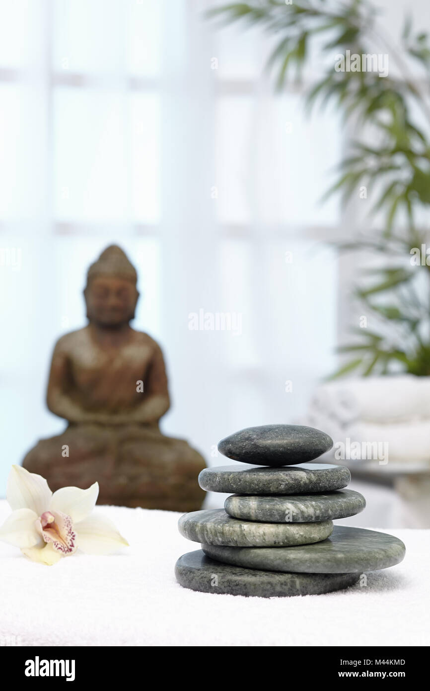 Thai-Massage, Hot Stones, Buddha Stockfoto