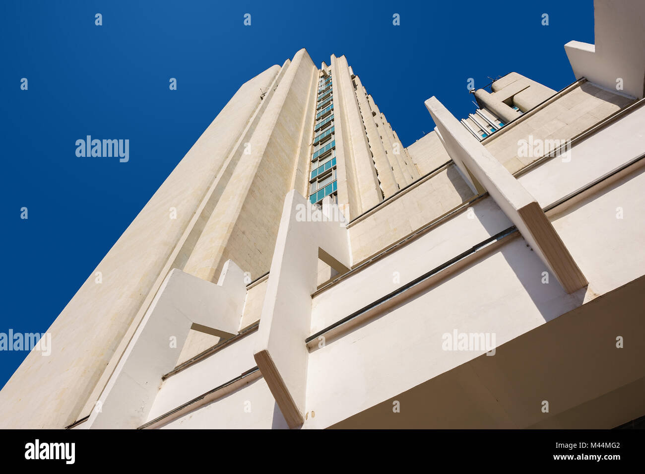 Hochhaus mit Perspektive Stockfoto