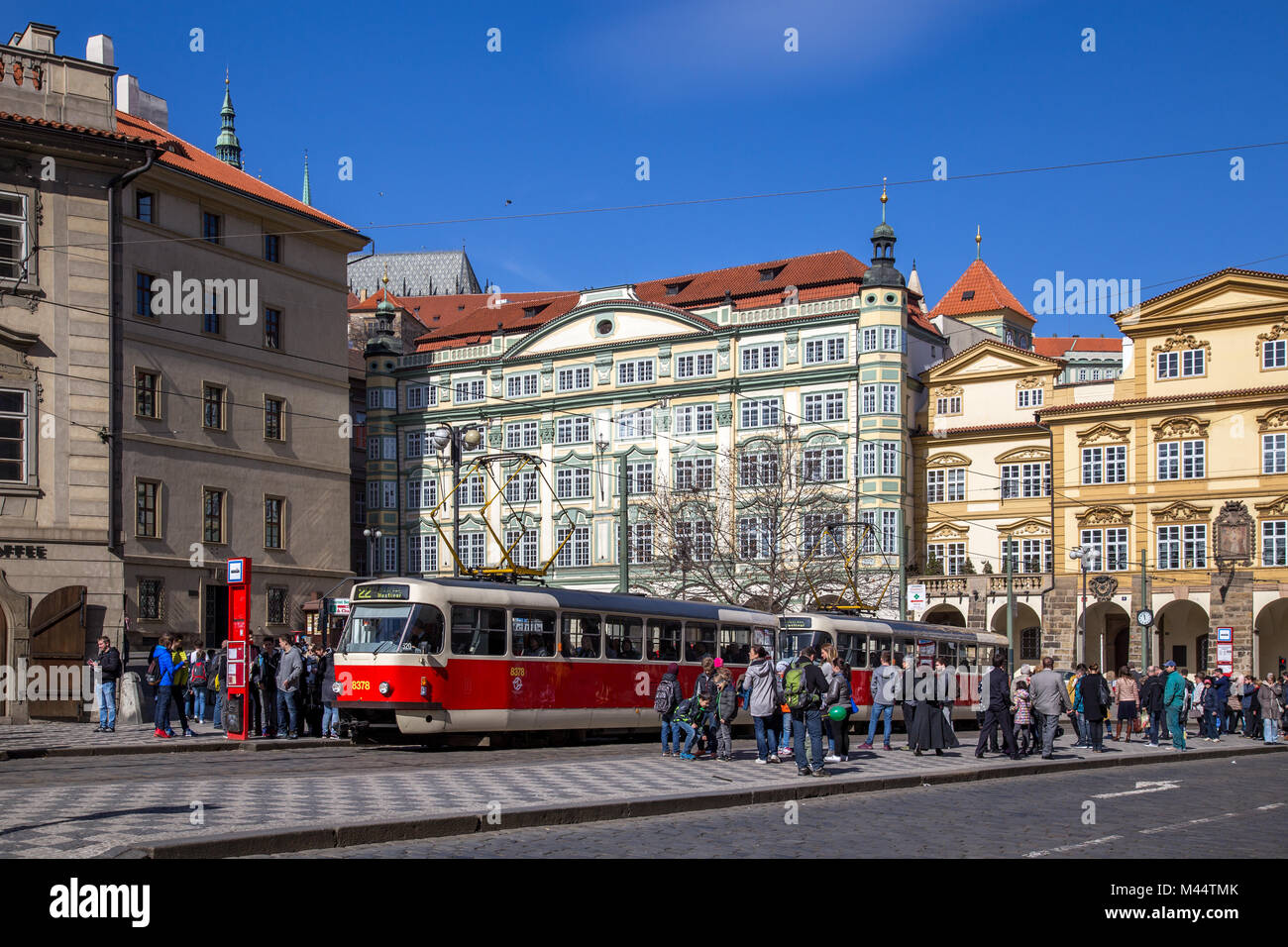 Alte Straßenbahn in Prag Stockfoto