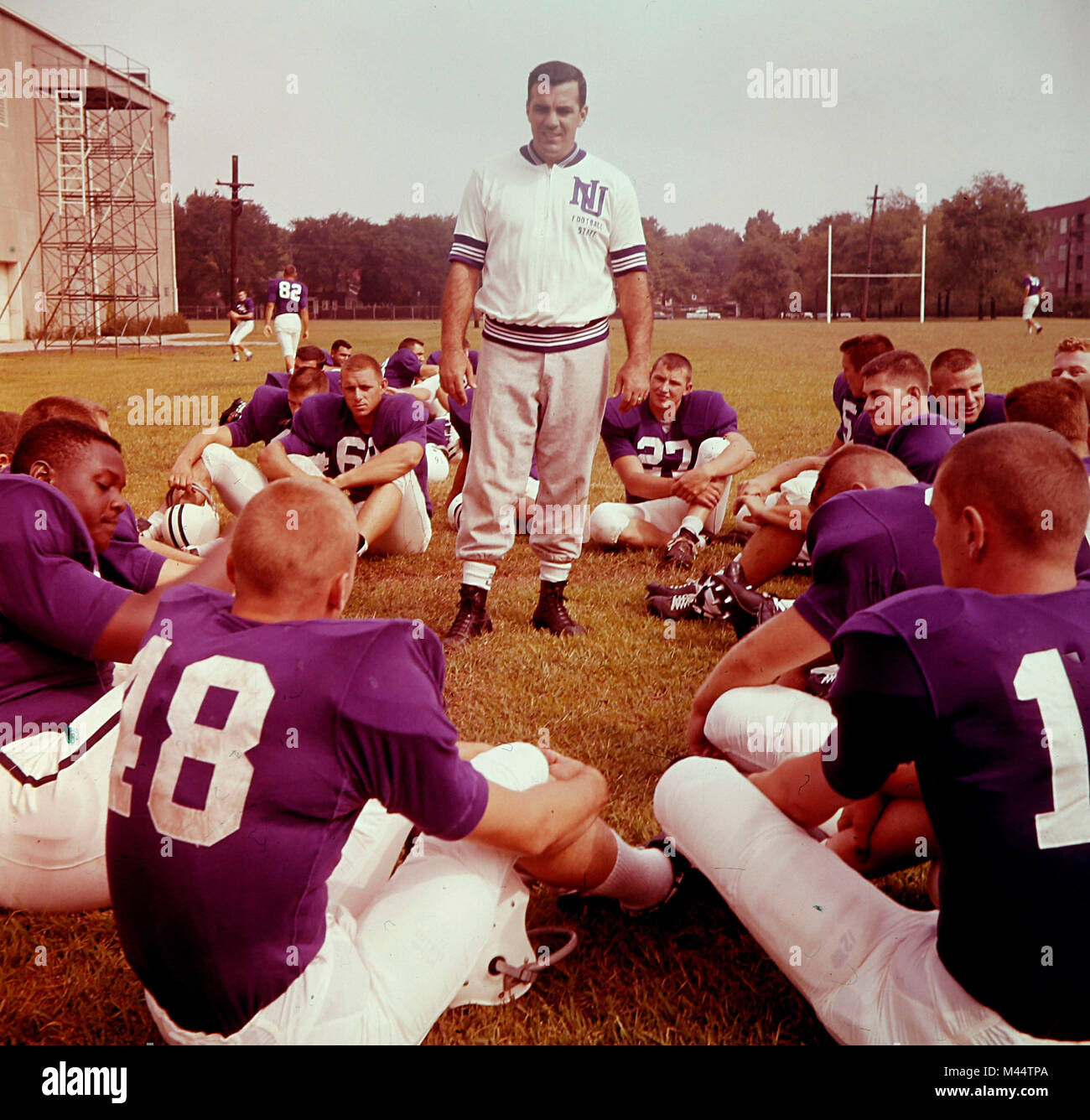 Ara Parseghian während seiner Amtszeit als Fußball-Trainer der Northwestern University in Evanston, IL, Ca. 1961. Stockfoto