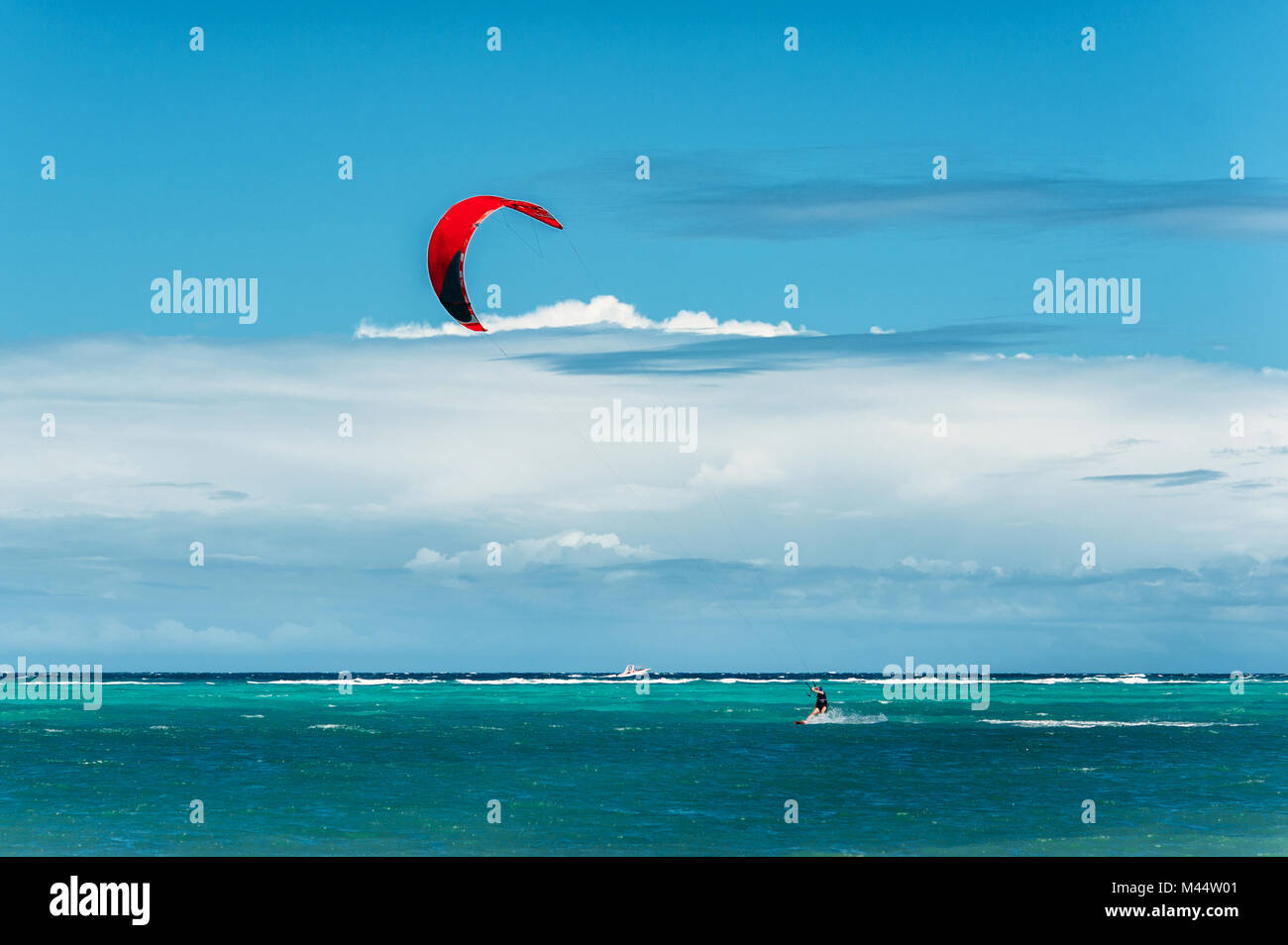 Kite surfen. Extremer Sport, aktiven und gesunden Lebensstil. Bulabog Beach, Boracay, Philippinen Stockfoto
