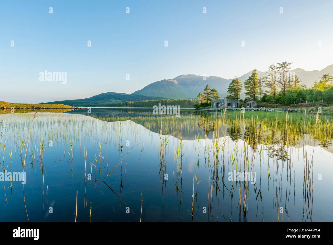 Inagh See. Inagh Valley, Connemara, Galway, Provinz Connacht, Irland. Stockfoto