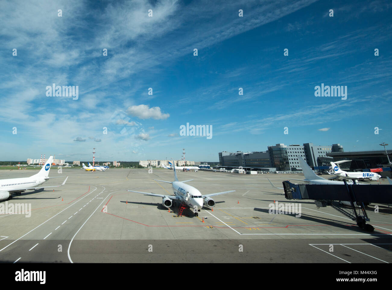 Sochi, Russland - Juni 06: ein Flugzeug besteigen UTAir Stockfoto