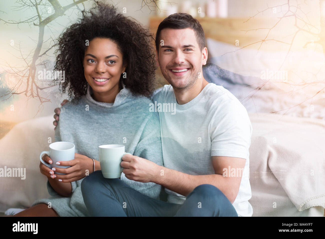 Frohes glückliches Paar lächeln Stockfoto