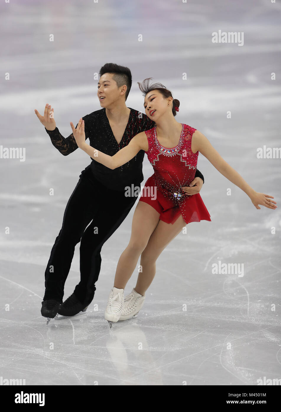 Kyueun Kim und Alex Kang Chan kam aus Korea bei den Pairs-Figuren Skating in der Gangneung Ice Arena am fünften Tag der Olympischen Winterspiele 2018 in PyeongChang in Südkorea. DRÜCKEN SIE VERBANDSFOTO. Bilddatum: Mittwoch, 14. Februar 2018. Siehe PA Geschichte OLYMPICS Figure Skating. Bildnachweis sollte lauten: David Davies/PA Wire. Stockfoto