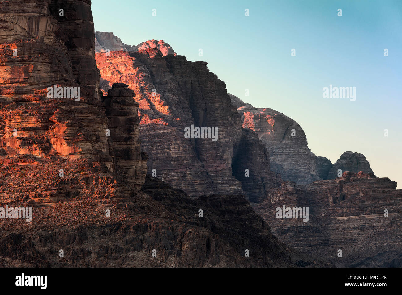Sonnenaufgang in Wadi Rum, Jordanien, Jordanien, Naher Osten, Asien Stockfoto