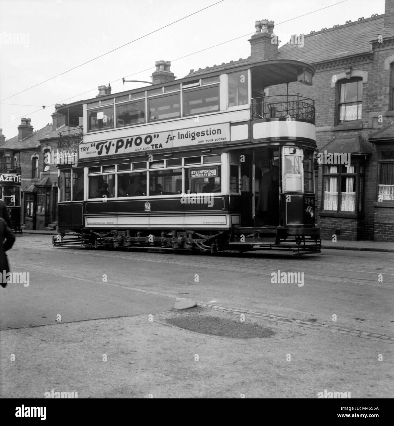 Birmingham Corporation Straßenbahnen Auto Nr. 374 auf der Route 90 in Richtung Stetchford über Frazeley Straße. Bild, ca. 1953 Stockfoto