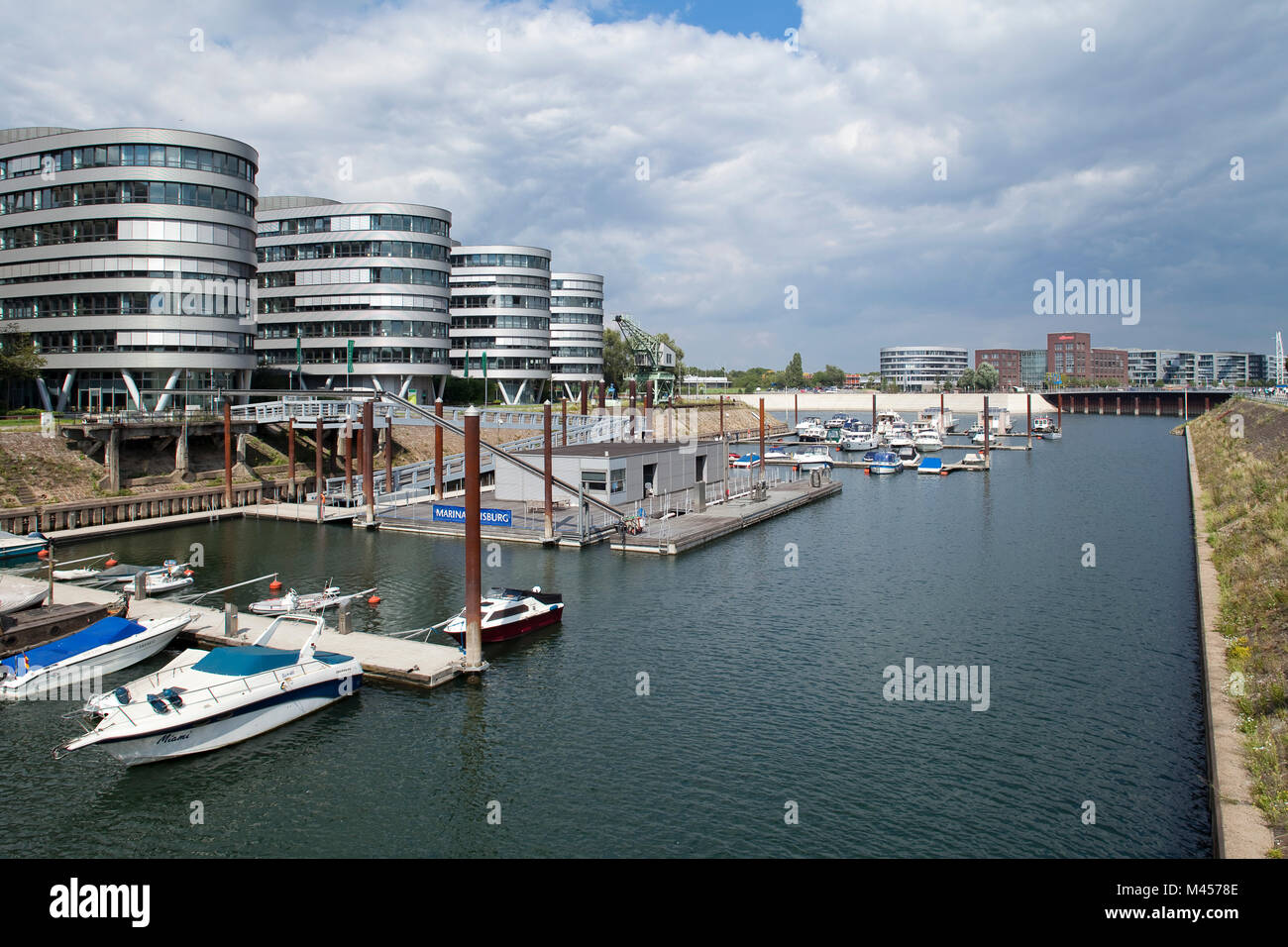 Bürogebäude "Fünf Boote' am Innenhafen, Duisburg, Deutschland Stockfoto