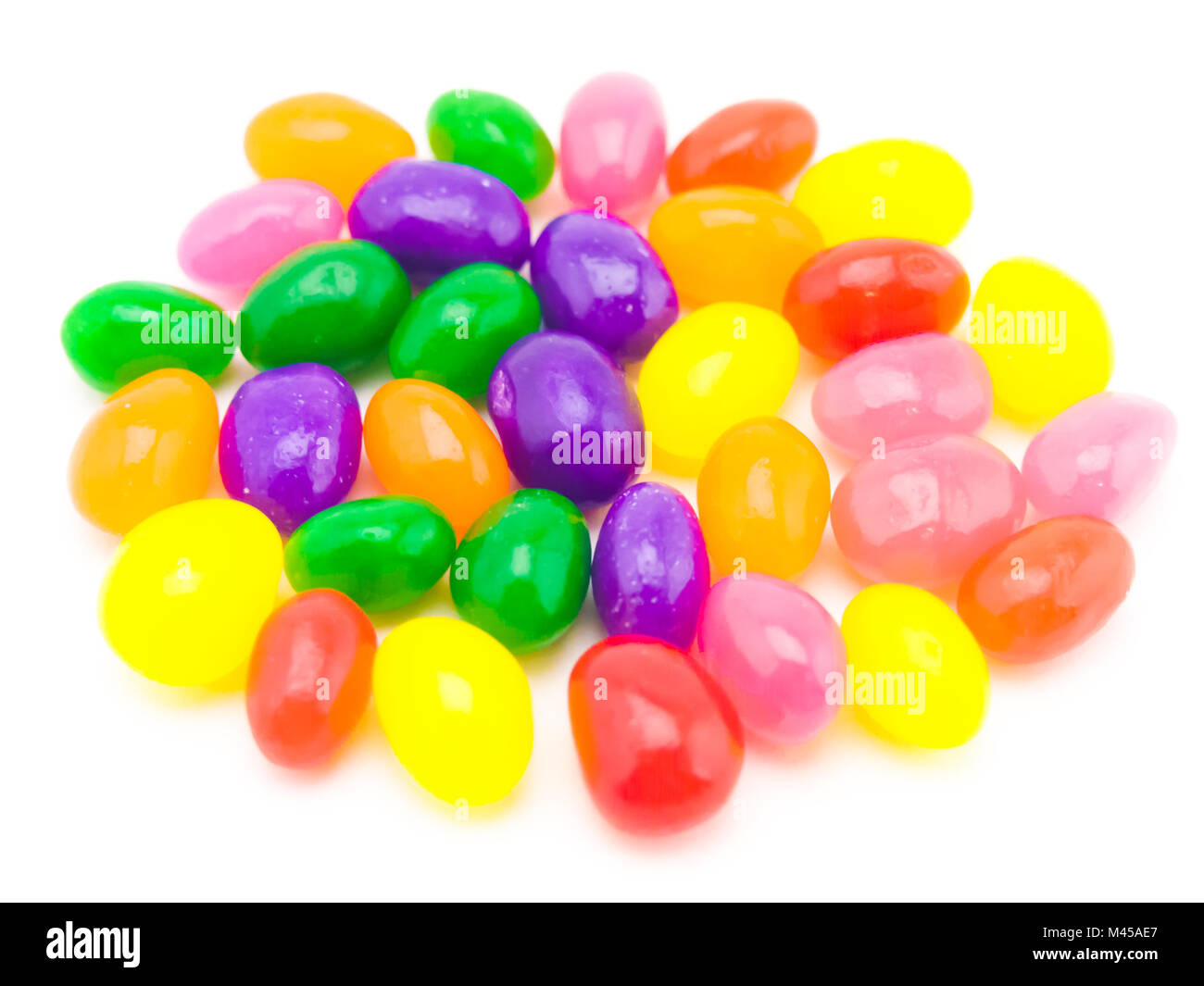 Bunte Jelly Beans (weißer Hintergrund) Stockfoto