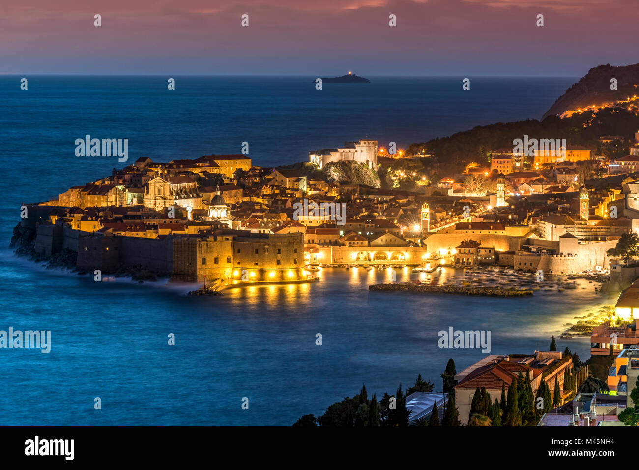 Die Skyline in der Dämmerung, Dubrovnik, Kroatien Stockfoto