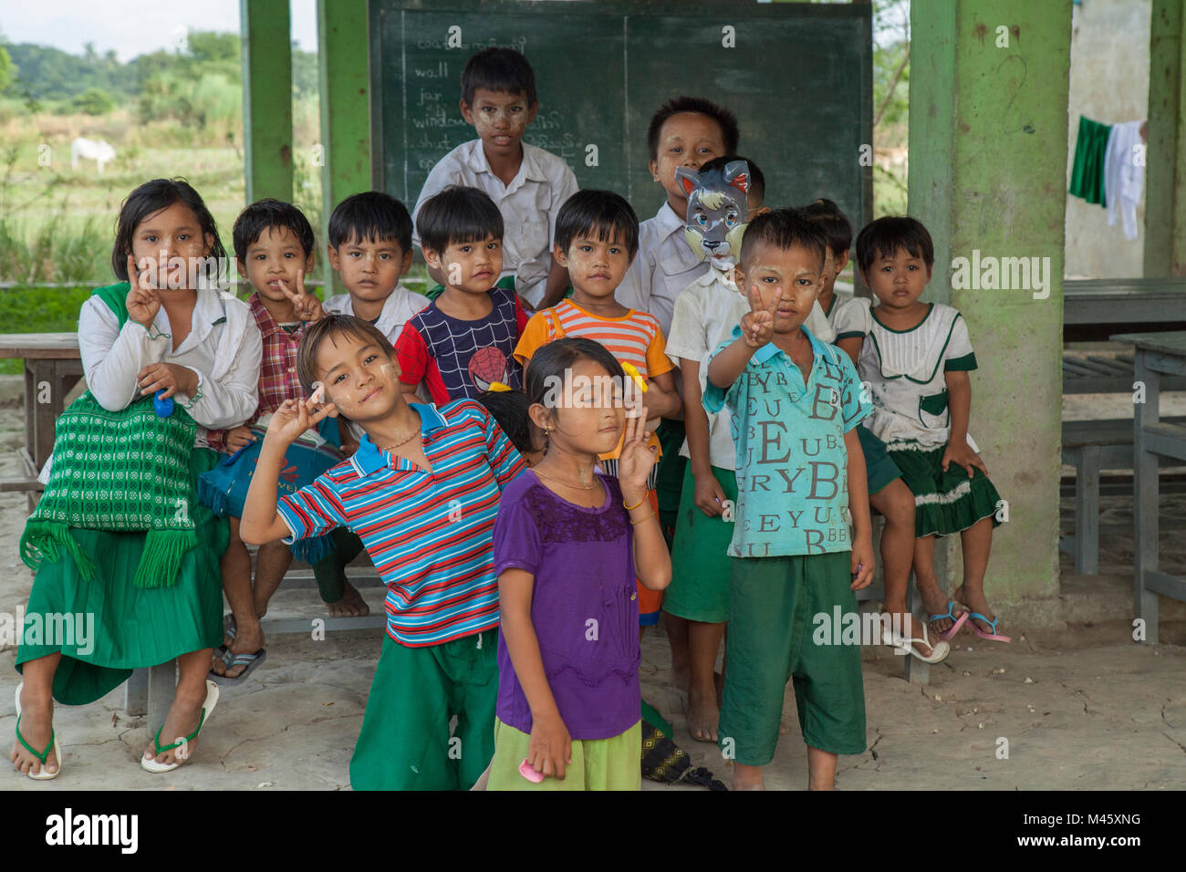 Schule Haus in einer kleinen Stadt außerhalb von Burma Bagan Myanmar Stockfoto