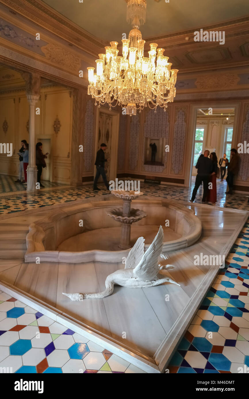 ISTANBUL, Türkei - 29 Oktober, 2017: Türen öffnen, die Klopfen Ausstellung in Abdulmecid Efendi Mansion während Istanbul Kunst zeigen statt Stockfoto