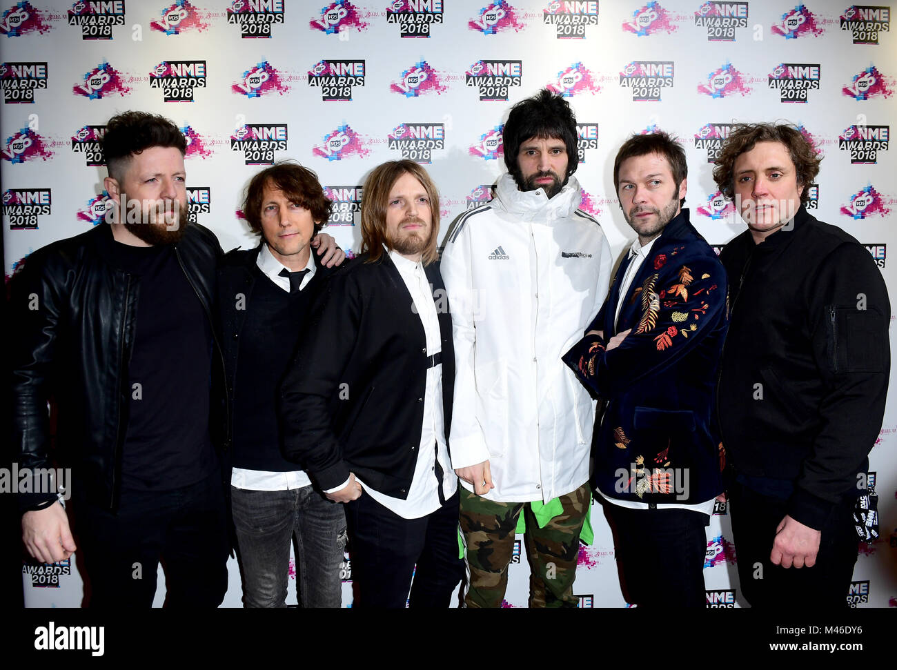 Sergio Pizzorno, Tom Meighan, Chris Edwards, Ian Matthews, Chris Karloff, Esche Hannis von Kasabian für die VO 5 NME Awards 2018 in der O2 Academy Brixton, London anreisen. Stockfoto