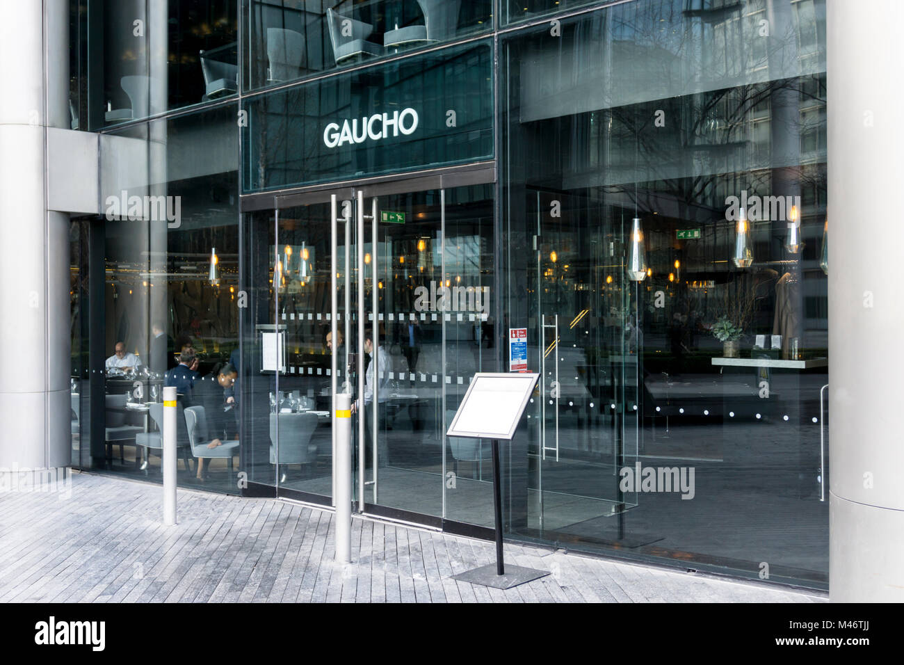 Gaucho Restaurant im Tower Bridge, London. Stockfoto