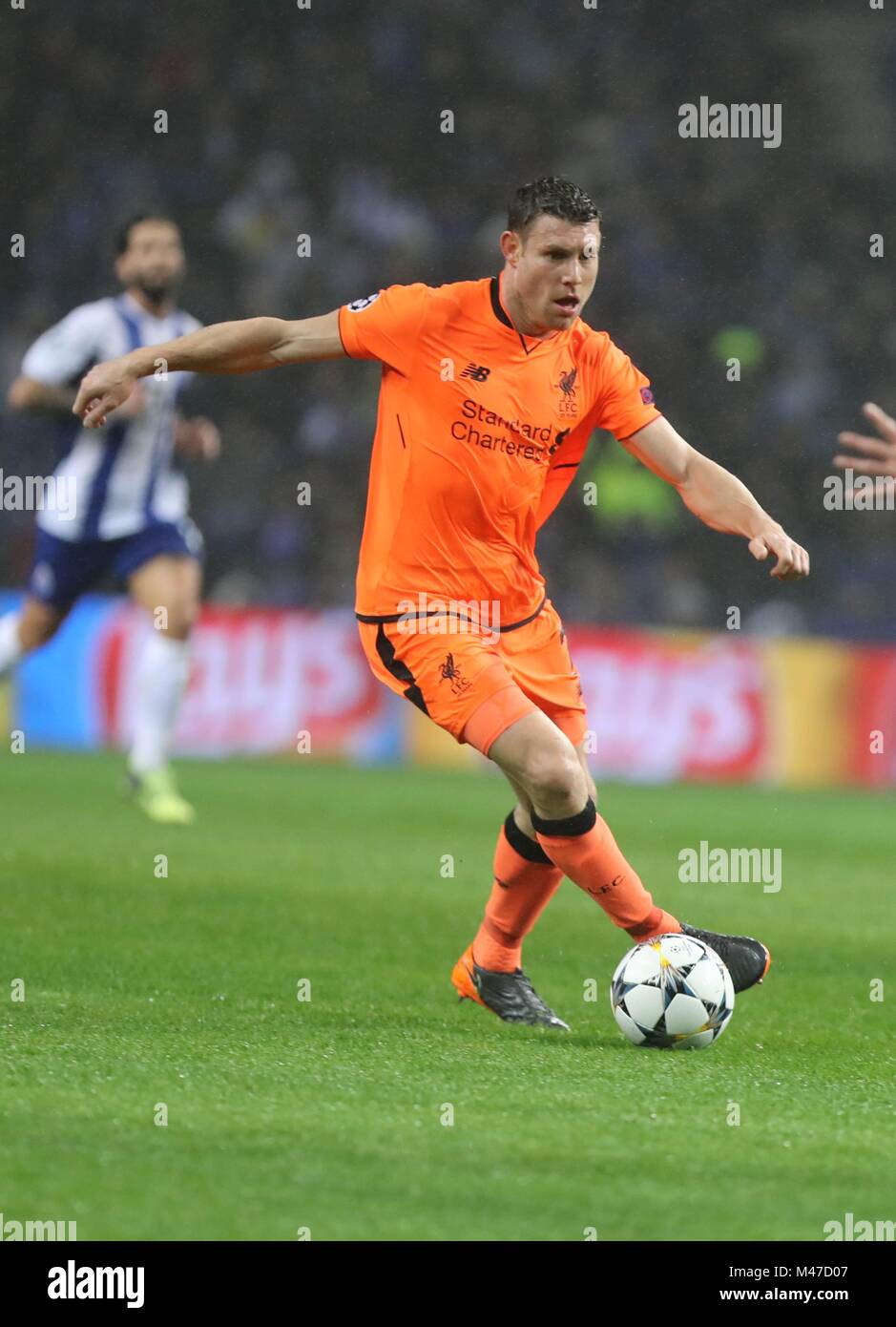 14. Februar 2018, Estadio do Dragao, Porto, Portugal; UEFA Champions League, Achtelfinale, Hinspiel FC Porto gegen Liverpool; James Milner (FC Liverpool), die in Aktion Quelle: Laurent Lairys/Agence Locevaphotos/Alamy leben Nachrichten Stockfoto