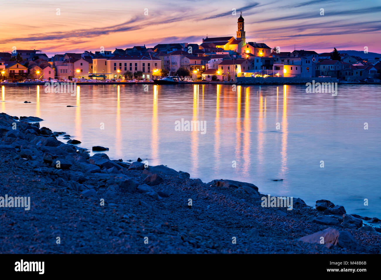 Betina Stadt und Strand Sonnenuntergang Stockfoto