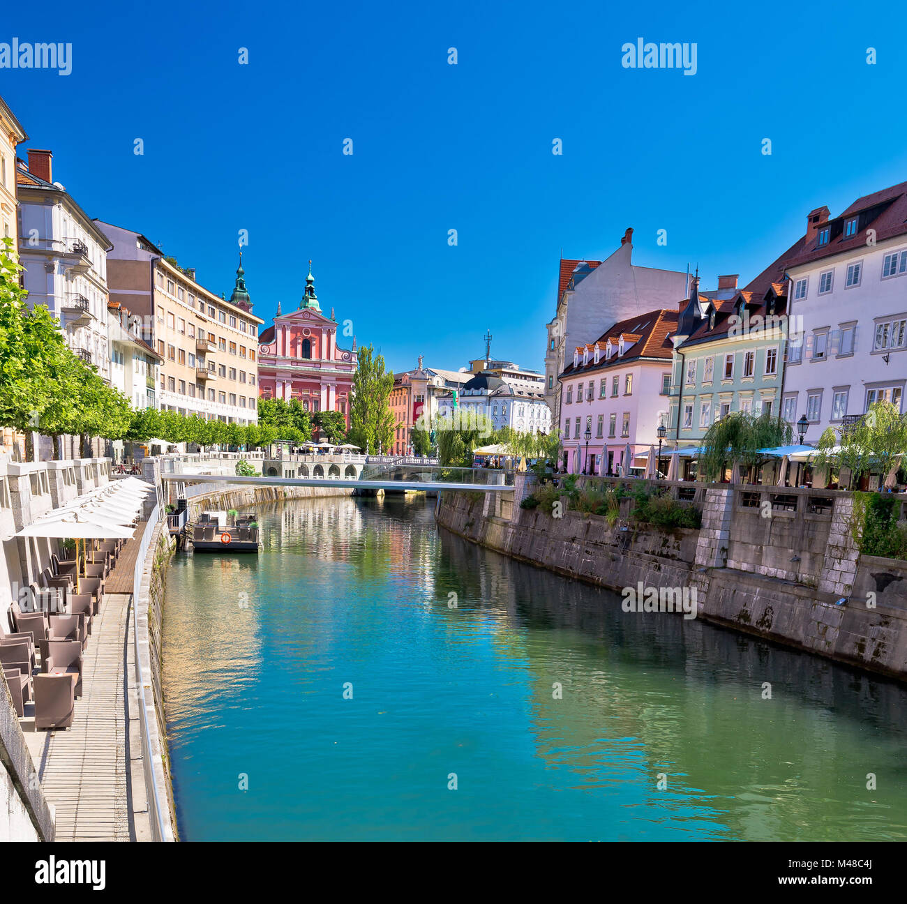 Stadt Ljubljana historischen riverfont anzeigen Stockfoto