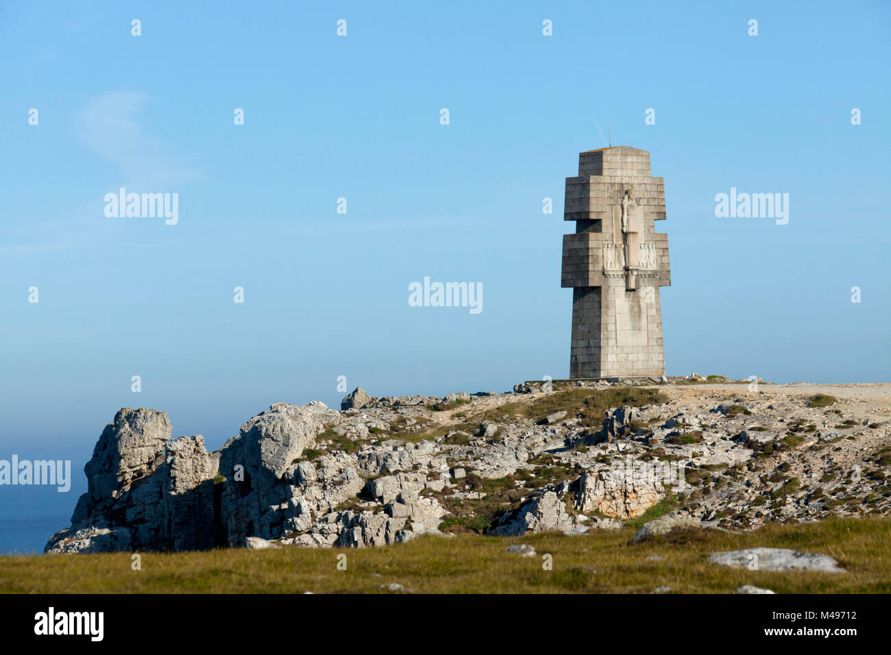 Camaret-sur-Mer (Bretagne, North Western Frankreich): Pointe de Pen Hir Landspitze, Denkmal für die Bretonen des Freien Frankreich, bekannt als das Kreuz des Pen-Hir. ( Stockfoto