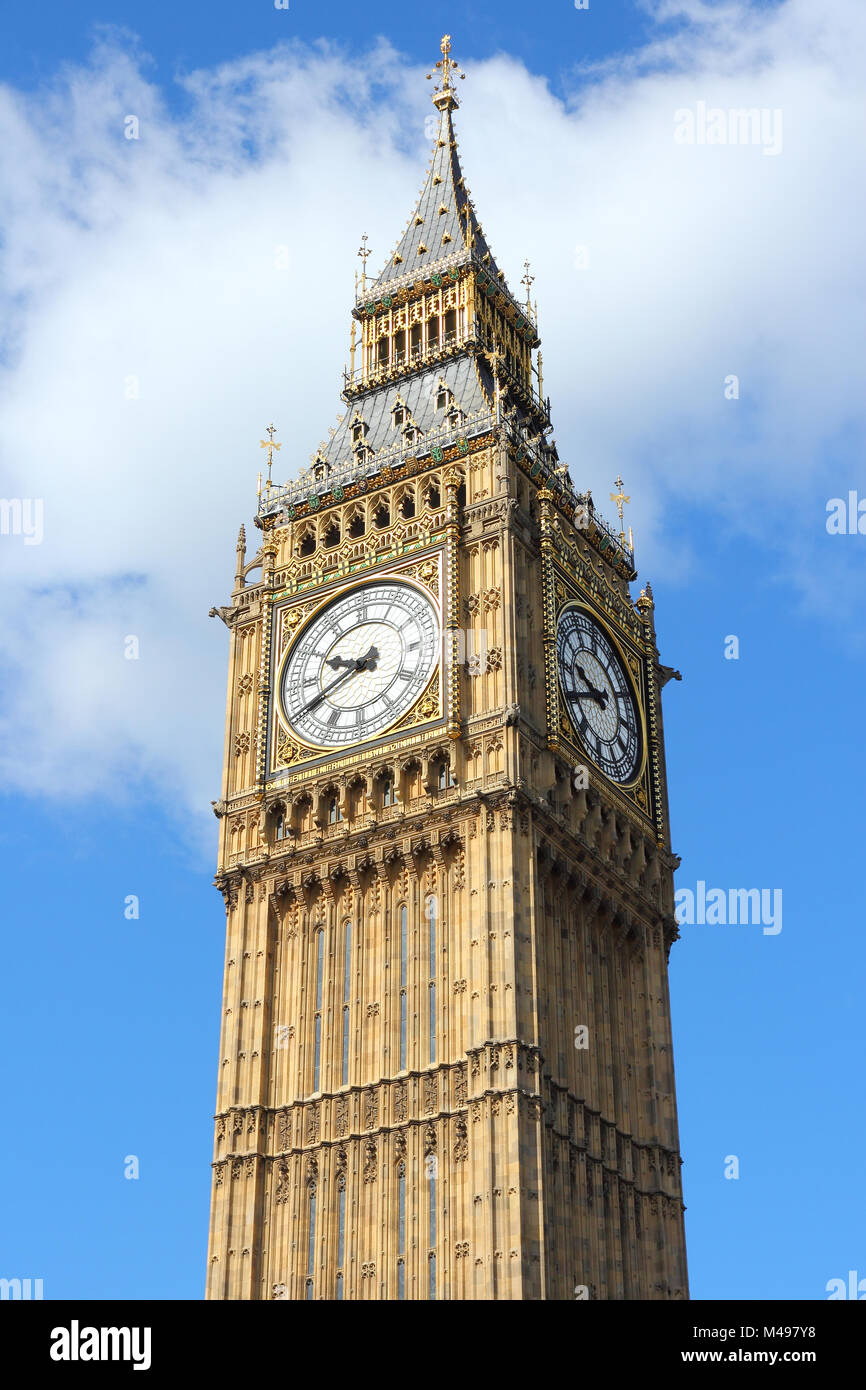 London, Vereinigtes Königreich - Palast von Westminster (Häuser des Parlaments) Big Ben Clock Tower. UNESCO-Weltkulturerbe. Stockfoto