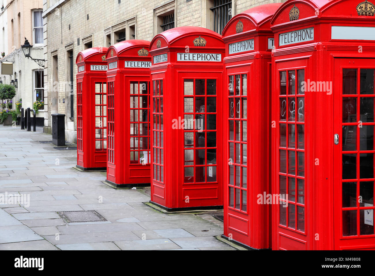 London, Großbritannien - rote Telefonzellen der breiten Hof, Covent Garden. Stockfoto