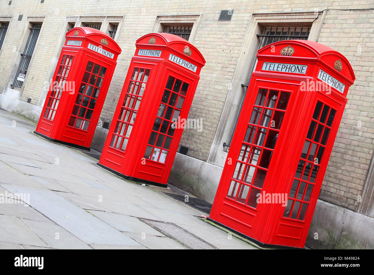 London, England - rote Telefonzellen der breiten Hof, Covent Garden. Stockfoto