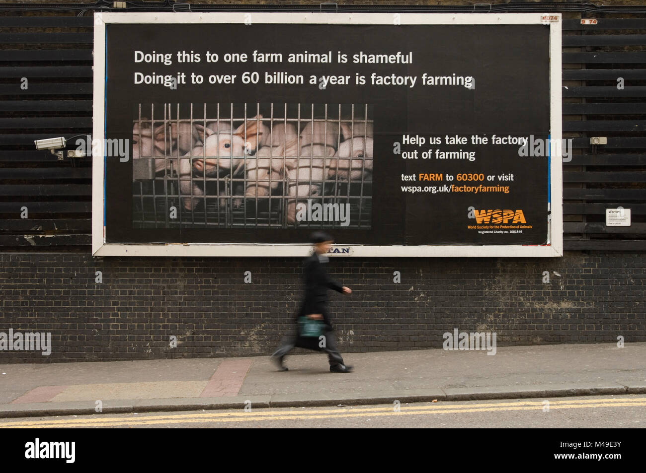Reklametafeln horten mit Poster von wspa Welt Gesellschaft für den Schutz der Tiere, Paddington station Februar 2008 Stockfoto