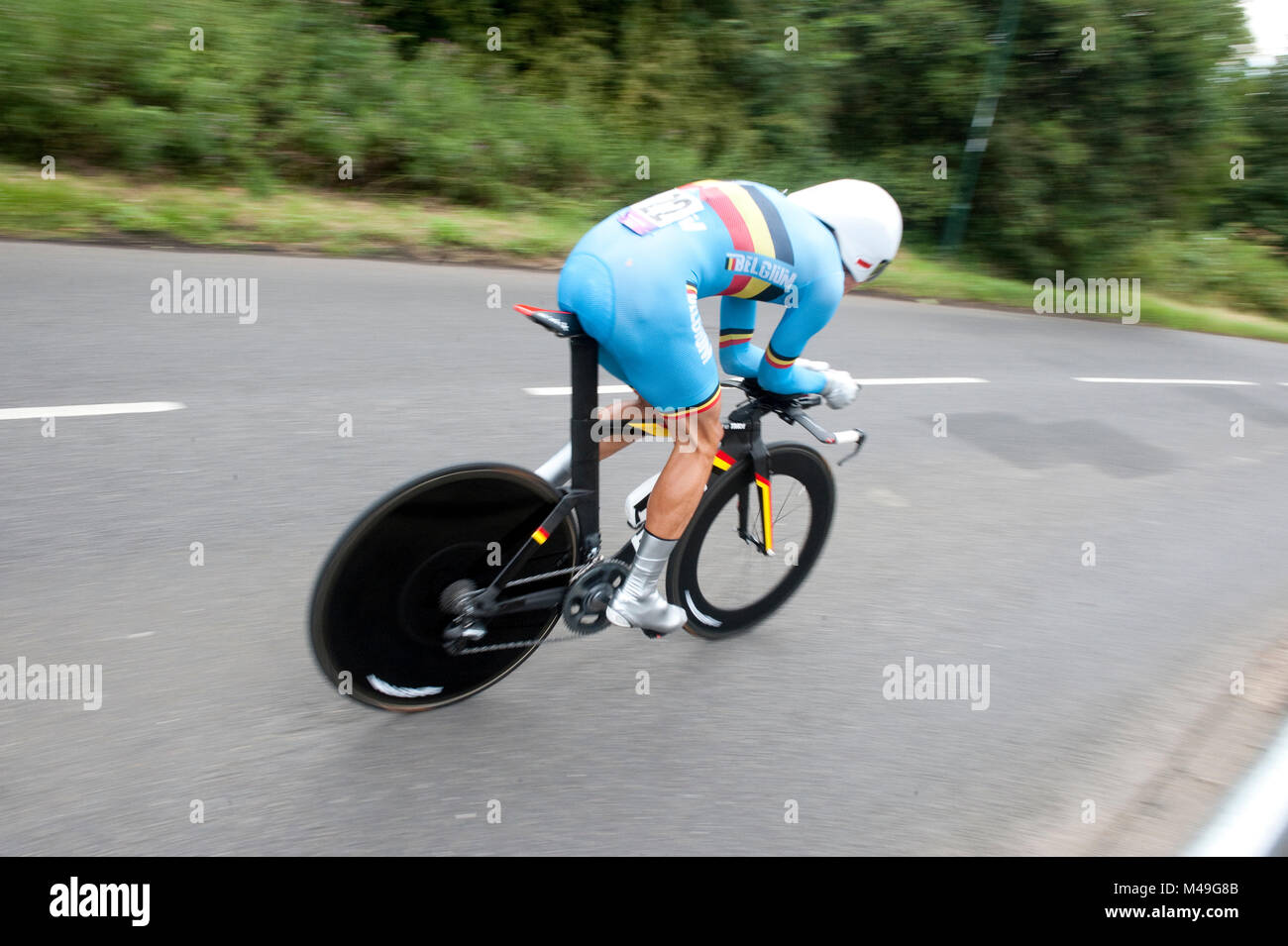 Olympischen Spiele 2012. 01/08/12. Rennradfahren. Herren Einzel Zeitfahren. Philippe Gilbert, Reitschule für Belgien, vorbei an Esher (auf untere grüne Straße Stockfoto